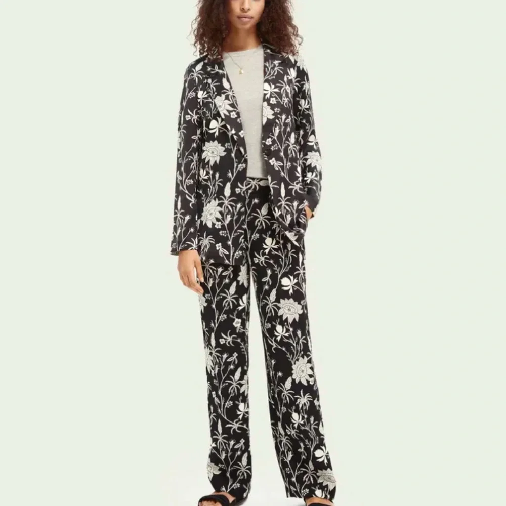 NWOT Scotch & Soda Floral Button Down Shirt Black Collared - Picture 2 of 11